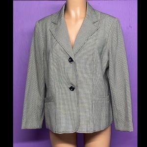 Requirements Women's Blazer size 14P